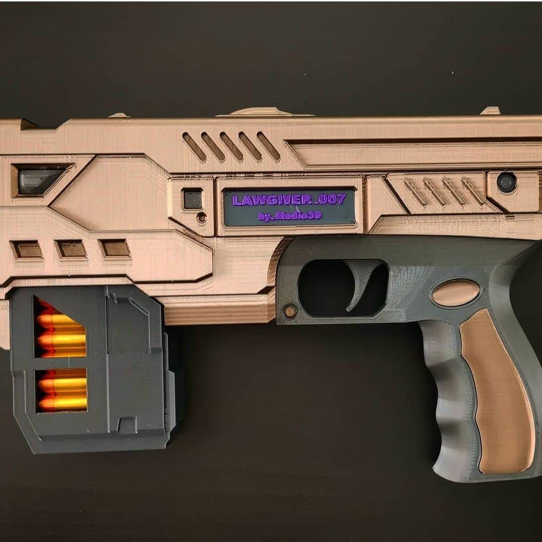 Judge Dredd Cosplay Prop, Larp Props Replica, Dredd Lawgiver 3D Printed, Post Apocalyptic Larp Weapon, Cyberpunk Cosplay Prop Weapon