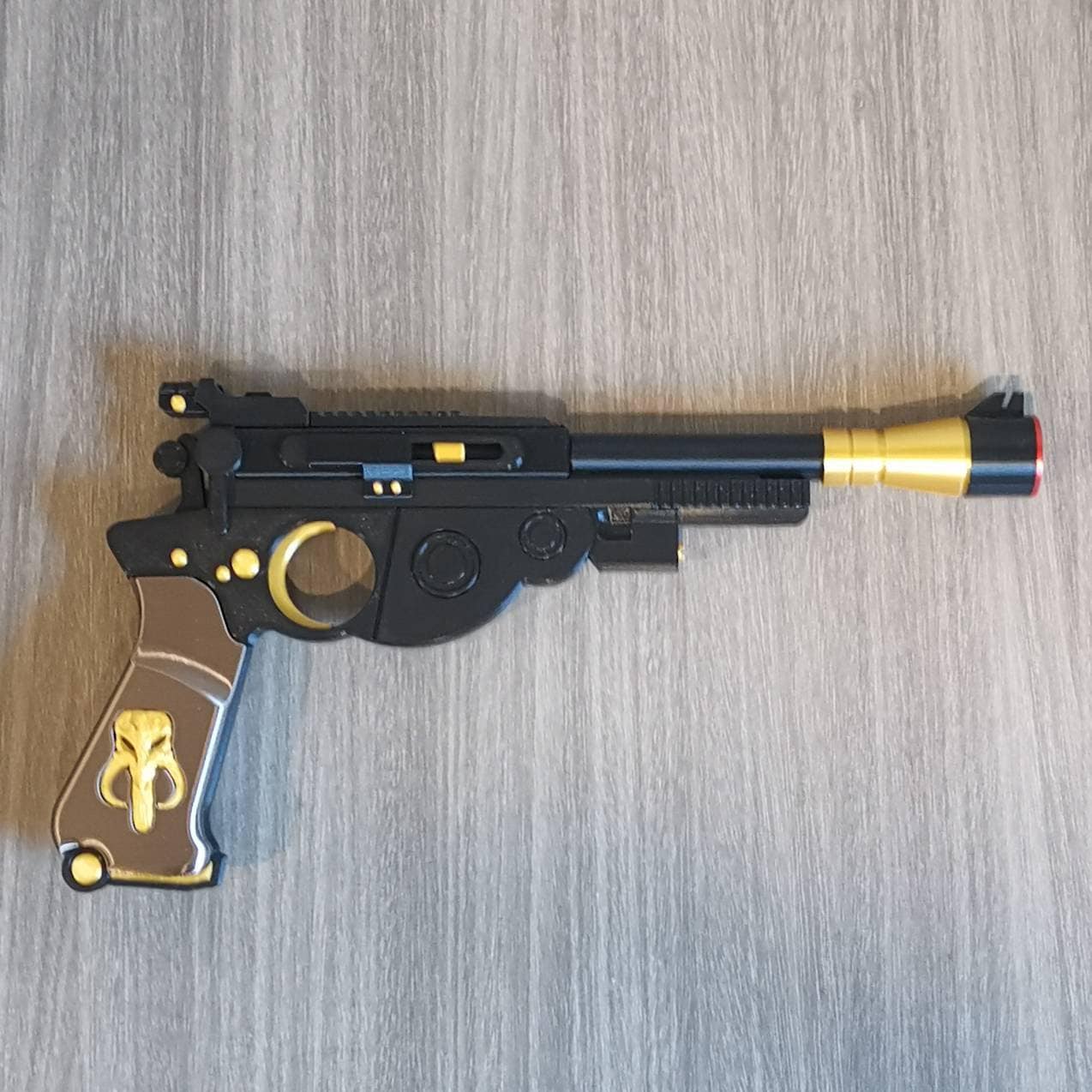 Mandalorian With Stand 1B94 Blaster Cosplay Prop Replica, Post Apocalyptic Larp Weapon, Cyberpunk Cosplay Prop Weapon