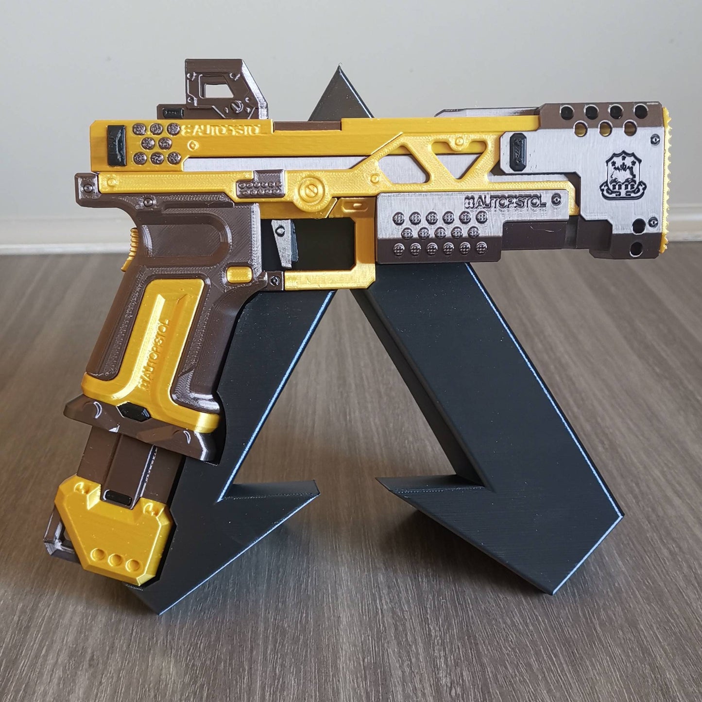 Apex Legends RE-45 Cosplay Replica With Stand, Wingman replica, Post Apocalyptic Larp Weapon, Cyberpunk Cosplay Prop Weapon