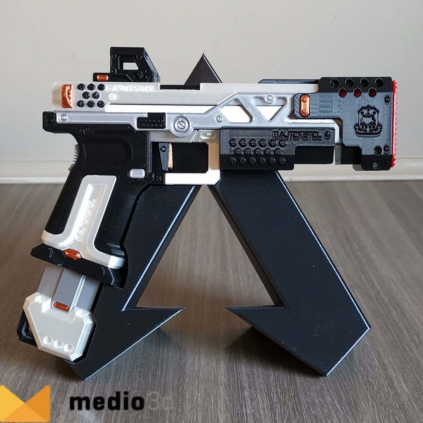 Apex Legends RE-45 Cosplay Replica With Stand, Larp Prop Replica, Wingman Replica, Cyberpunk Cosplay Prop