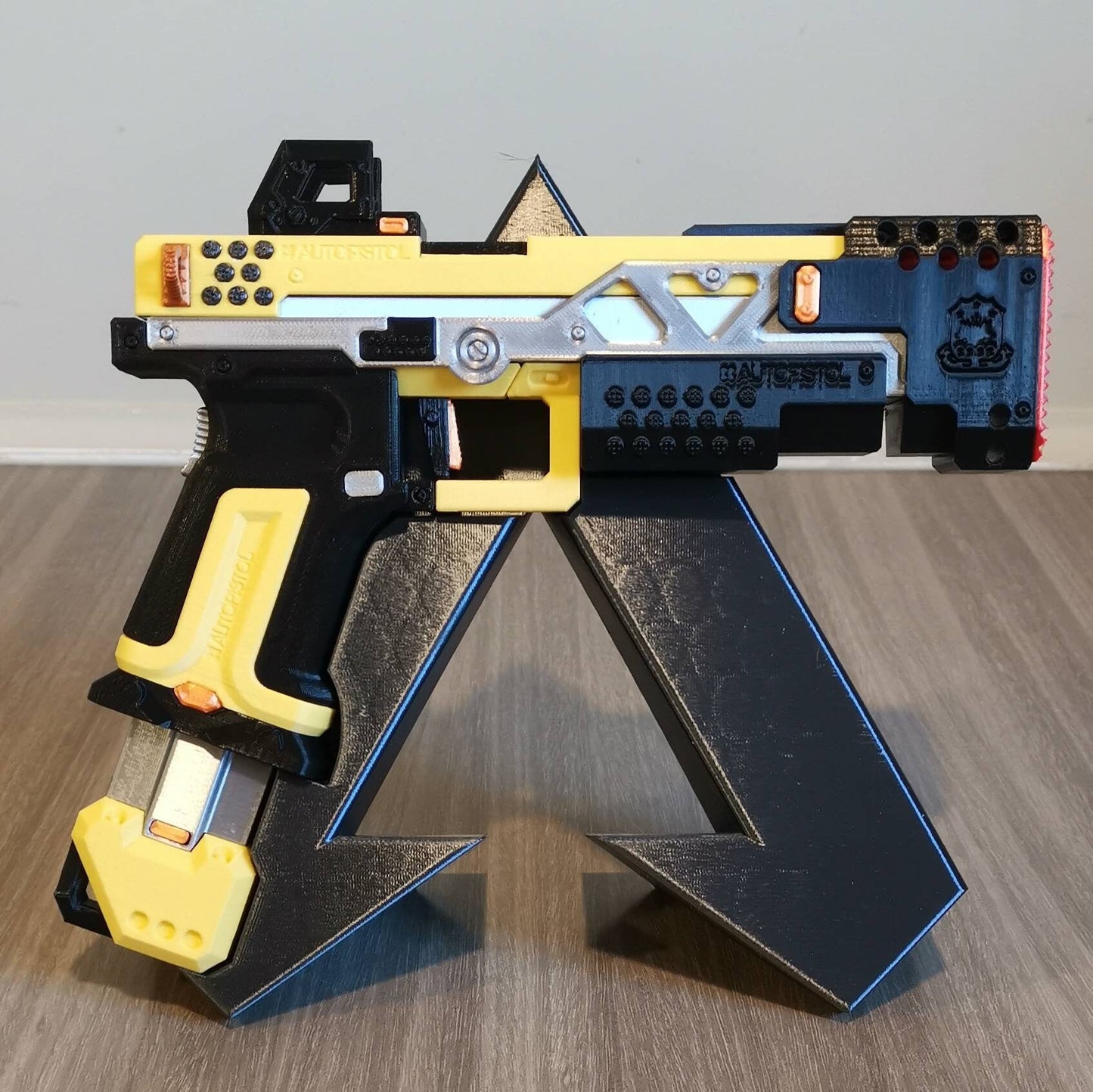 Apex Legends RE-45 Cosplay Replica With Stand, Larp Props Replica, Wingman, Post Apocalyptic Larp Weapon, Cyberpunk Cosplay Prop Weapon