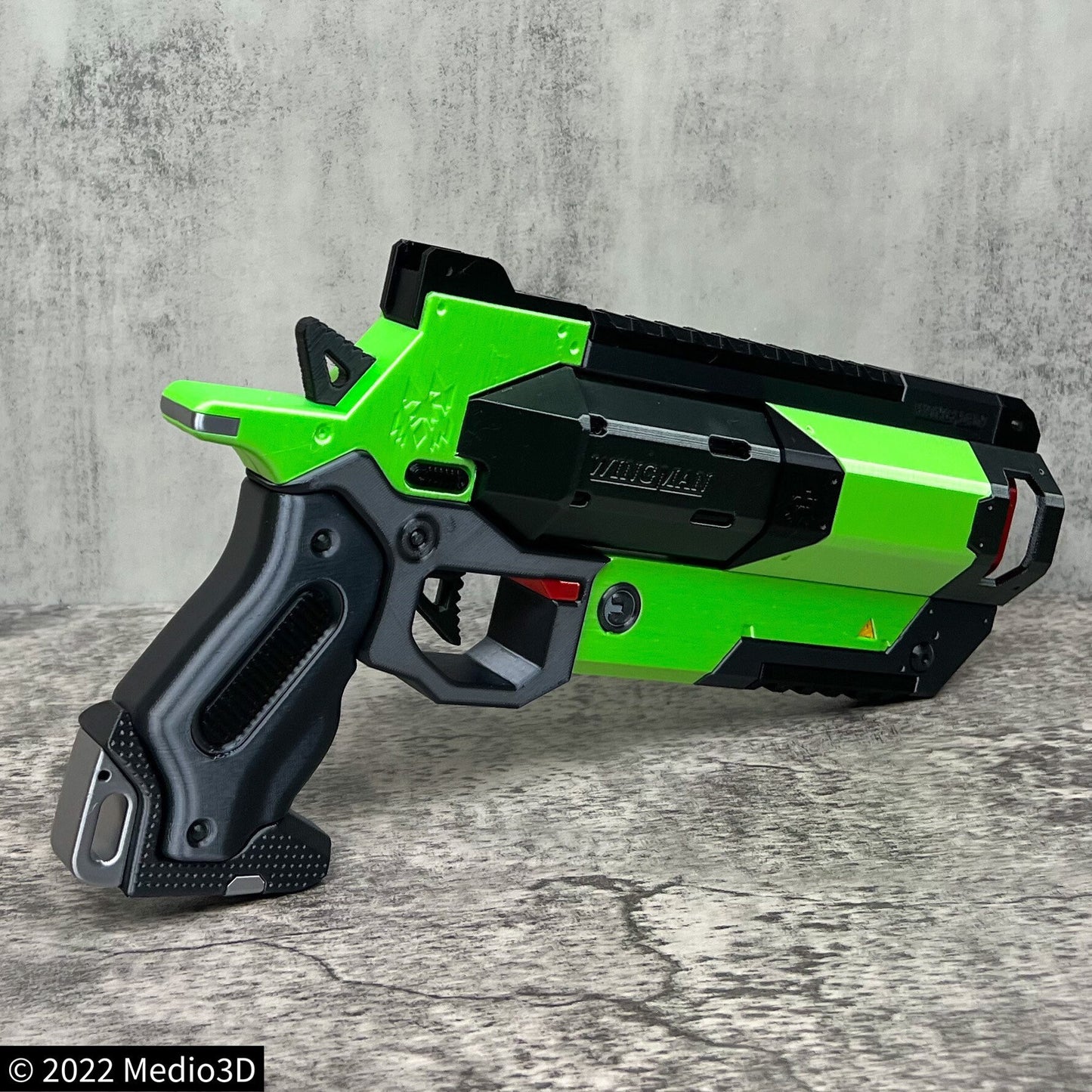 Clover Apex Legends Wingman Cosplay Replica With Stand, Larp Props Replica, Wingman Replica, Post Apocalyptic, Cyberpunk Cosplay Prop Weapon