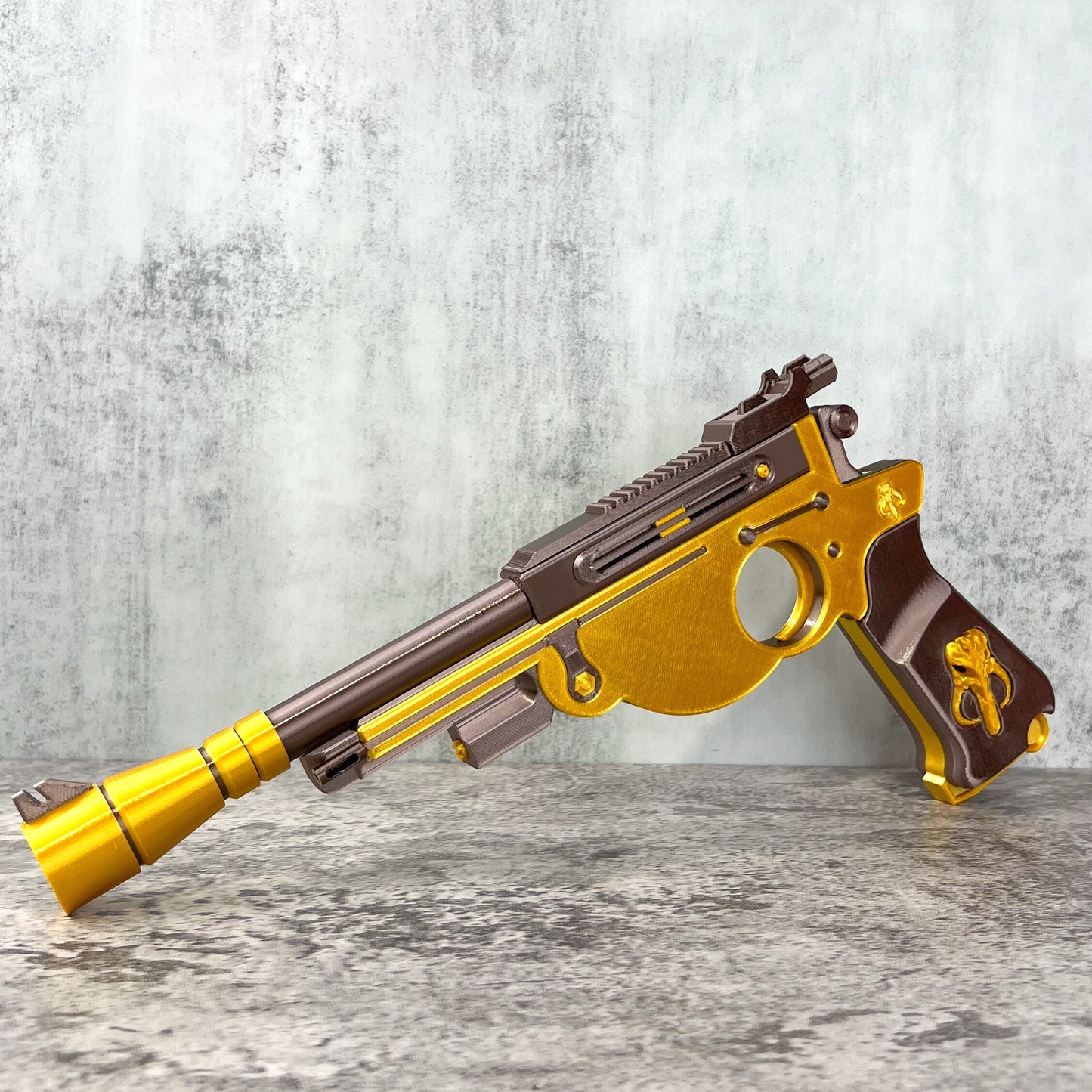 Mandalorian With Stand 1B94 Blaster Cosplay Replica, Post Apocalyptic Larp Weapon, Cyberpunk Cosplay Prop Weapon