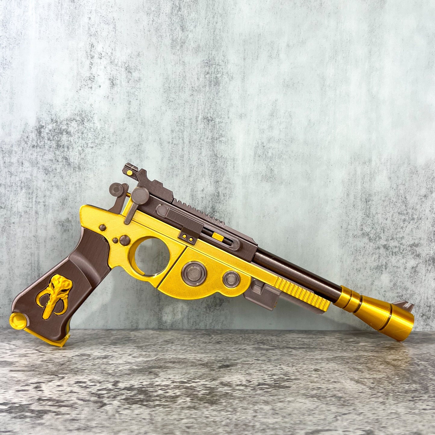 Mandalorian With Stand 1B94 Blaster Cosplay Replica, Post Apocalyptic Larp Weapon, Cyberpunk Cosplay Prop Weapon