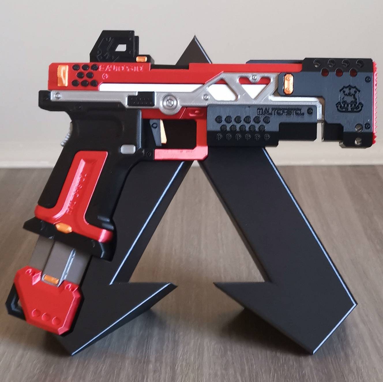 Apex Legends RE-45 Cosplay Replica With Stand, Larp Props Replica, Wingman, Post Apocalyptic Larp Weapon, Cyberpunk Cosplay Prop Weapon