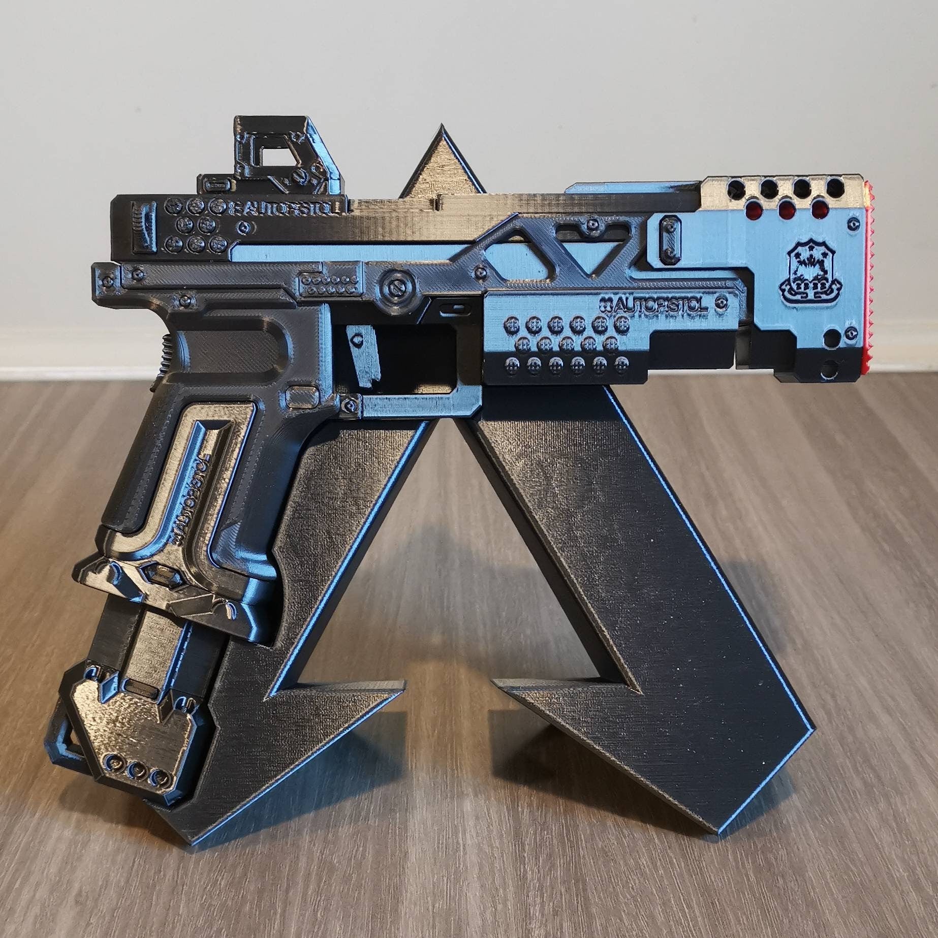 Apex Legends RE-45 Cosplay Replica With Stand, Wingman replica, Post Apocalyptic Larp Weapon, Cyberpunk Cosplay Prop Weapon